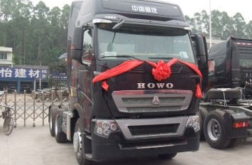 中國(guó)重汽 HOWO T7H 6×2 -提升橋牽引車(chē)