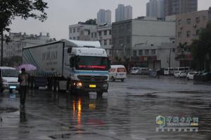 風雨無阻 奔馳卡車成都到陜西油耗測試