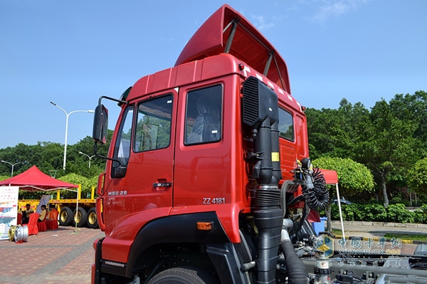 中國重汽 M5G 280馬力 4X2 牽引車