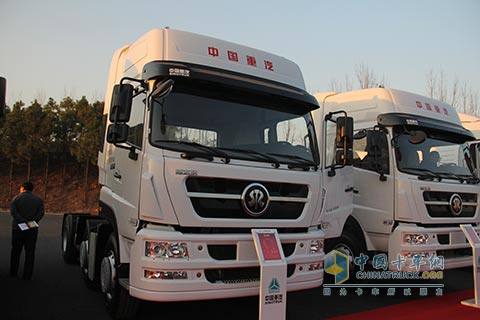 中國重汽 斯達-斯太爾重卡 D7B 380馬力 6X2 牽引車