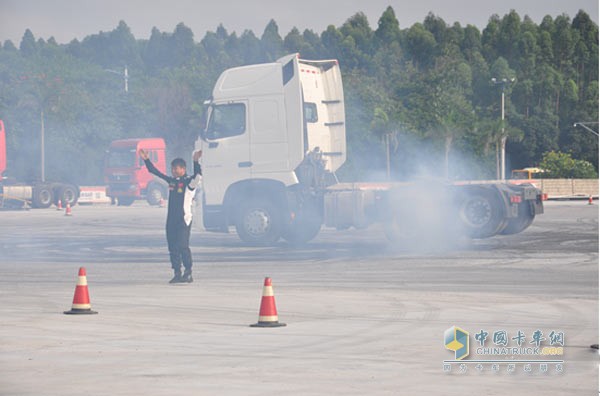 重汽T系卡車漂移