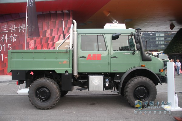 梅賽德斯-奔馳烏尼莫克（Unimog）U4000 4X4越野底盤(pán)