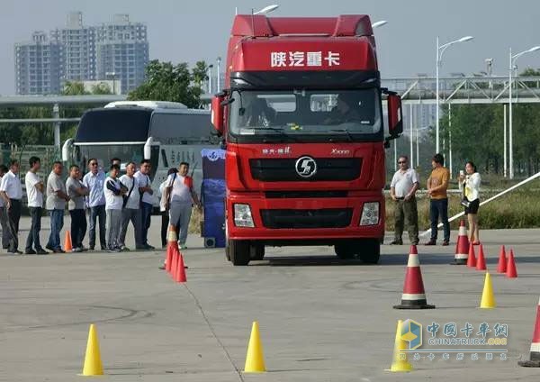 陜汽重卡“中國車王挑戰(zhàn)賽”激情上演