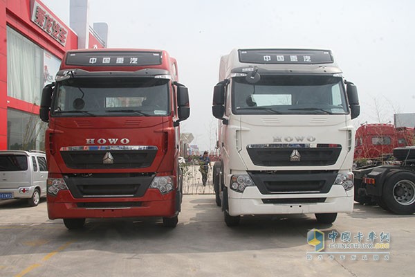 中國重汽HOWO-T7H 440馬力6X4牽引車