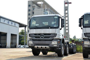 奔馳 Actros408馬力 8X4 重卡載貨車(型號4141底盤)