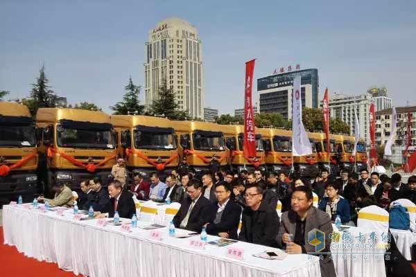 東風(fēng)柳汽與西上海物流戰(zhàn)略合作協(xié)議簽署暨交車儀式活動(dòng)吸引眾多戰(zhàn)略伙伴