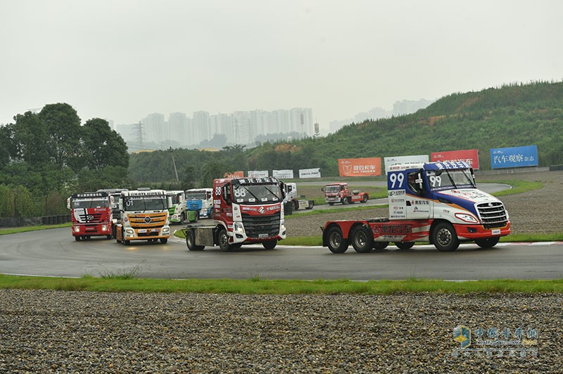 乘龍雙雄亮劍，奪取2016中國卡車公開賽成都站冠軍