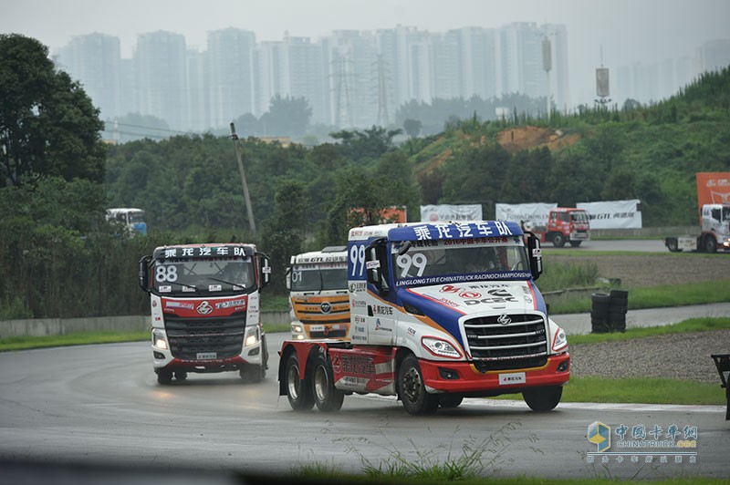 乘龍雙雄亮劍，奪取2016中國卡車公開賽成都站冠軍