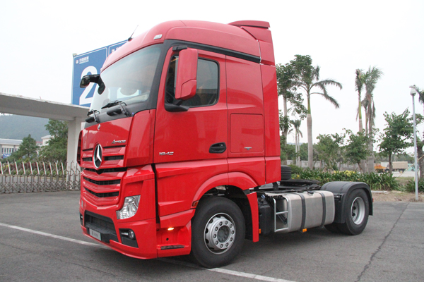 梅賽德斯-奔馳新Actros 1842 LS 4×2公路牽引車	