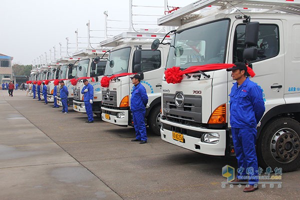 廣汽日野中置軸轎運(yùn)車整裝待發(fā)