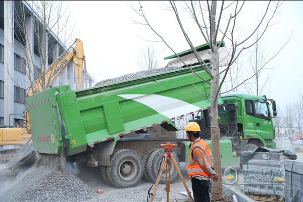 歐曼自卸車助力雄安建設(shè)