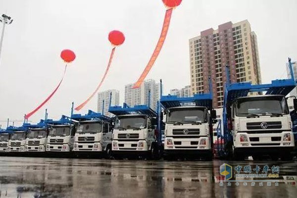 東風(fēng)天錦轎運車