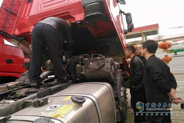 紅巖杰獅冠軍版整車采用IVECO重卡技術(shù)