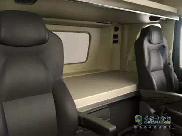 江淮格爾發(fā)K7自動擋車型車內(nèi)空間