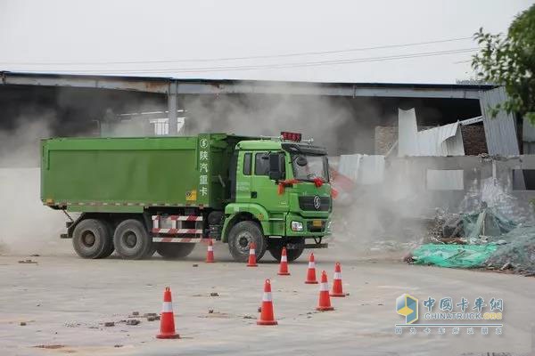 陜汽杯渣土車運(yùn)輸能手挑戰(zhàn)賽分5個環(huán)節(jié)