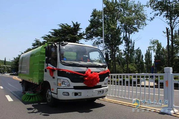 工作中的福田普羅科濕掃車