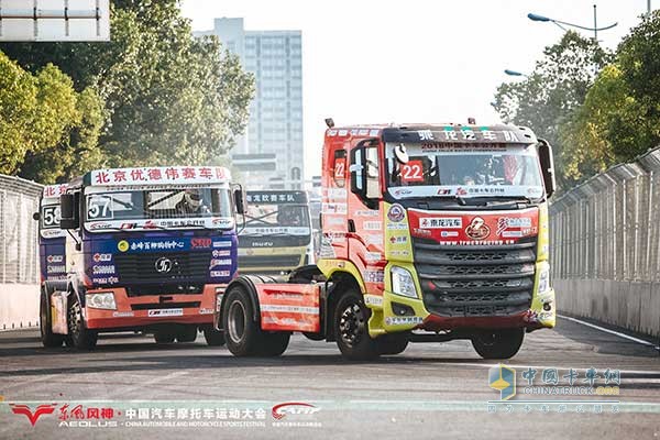 乘龍汽車隊(duì)賽車