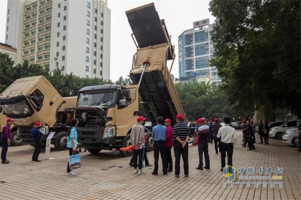 乘龍H7城建渣土車