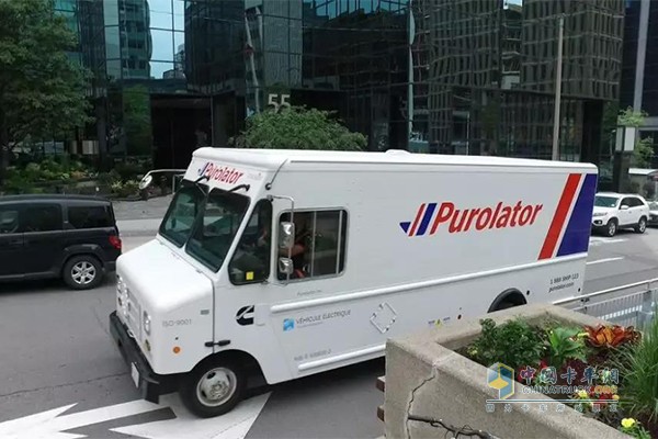 在加拿大首都渥太華街道上進行測試的Purolator-Cummins電動貨運卡車