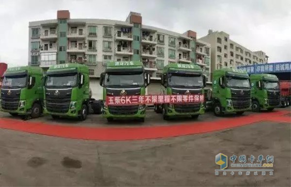 搭載玉柴6K13N的乘龍H7 LNG牽引車