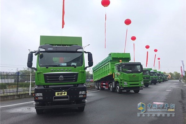 裝配海沃產(chǎn)品的自卸車現(xiàn)場展示