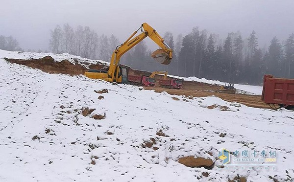 明斯克的積雪下凍土層厚達一米多