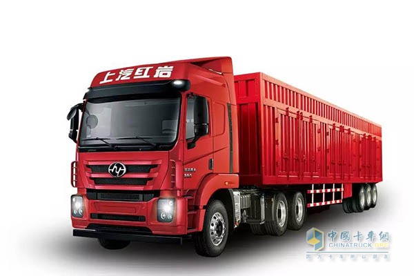 上汽紅巖杰卡輕盈版6X4牽引車