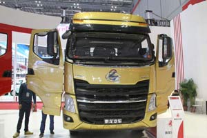 東風(fēng)柳汽 乘龍H7 6×4平頭牽引車(chē)