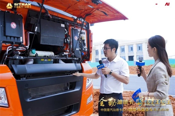 中國重汽汕德卡8×4濰柴機載貨車上市