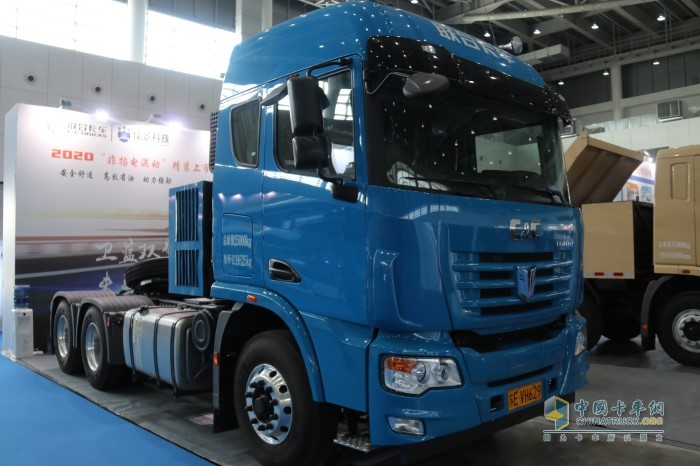 聯(lián)合卡車(chē)油電混合動(dòng)力重卡為6×4牽引車(chē)