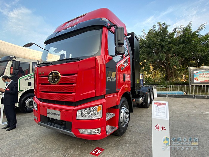 大家好我是J6P 6×4 純電動換電牽引車