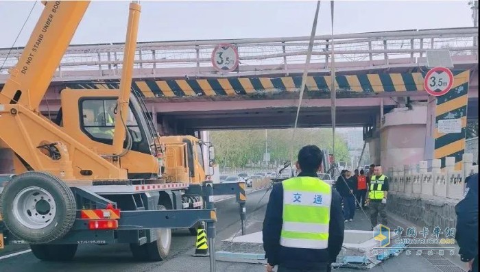 交通事故 貨車運(yùn)輸