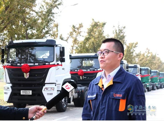 聯(lián)合卡車營銷公司總經(jīng)理助理黃宏宏