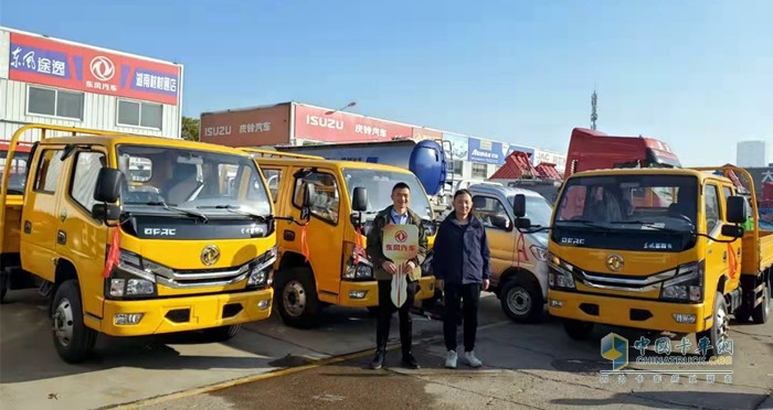 東風(fēng)輕型車在市政工程這一細分市場早已遍地開花