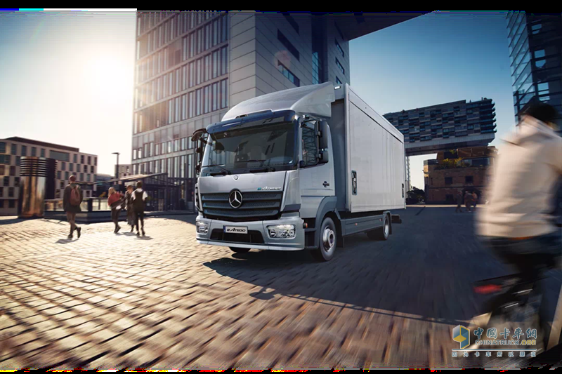 eActros LongHaul+GenH2液氫重卡亮相！梅賽德斯奔馳攜多款新品亮相IAA