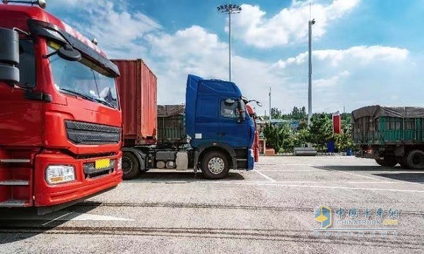 貨車寶首屆中國(guó)商用車關(guān)愛(ài)卡友品牌“金路獎(jiǎng)”活動(dòng)圓滿結(jié)束