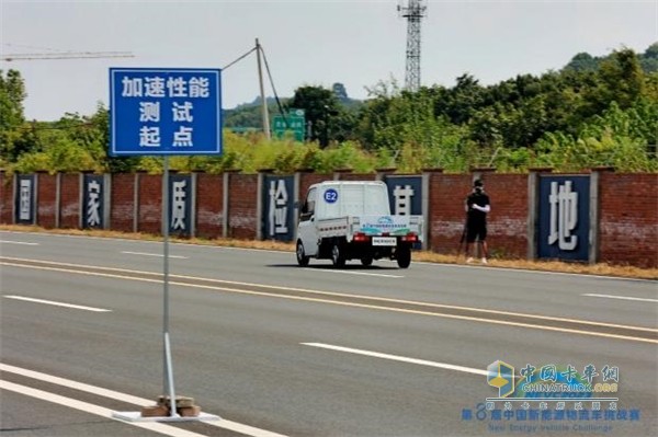 北汽雷馳新能源旗艦“小卡”閃耀上市！新能源MINI卡斬獲四項大獎