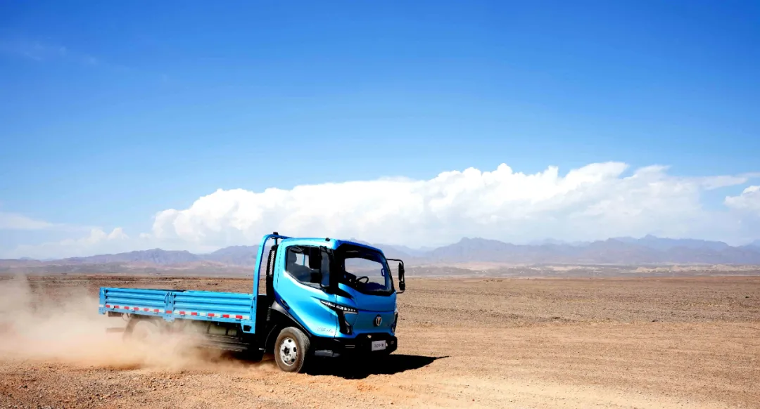 飛碟汽車“三高試驗團(tuán)隊”征戰(zhàn)吐魯番