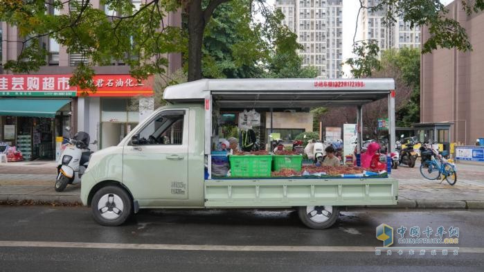 擺攤就要與眾不同！經(jīng)濟(jì)小能手祥菱Q助力王師傅高效致富