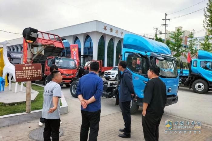 飛碟汽車燃油車4月推介會火爆全國 遍地開花！