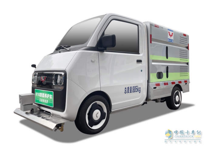 新品上市 五菱純電動E10路面養(yǎng)護車給環(huán)衛(wèi)工人更多關愛