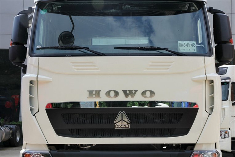 中國(guó)重汽 HOWO T7H重卡 540馬力 6X4 國(guó)五牽引車(ZZ4257W324HE1B)