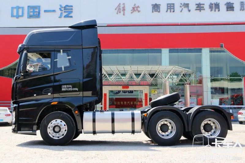 一汽解放 J7重卡 500馬力 6X4 國五牽引車(CA4250P77K25T1E5)