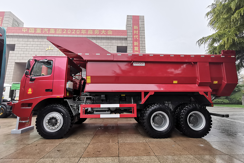 中國(guó)重汽 豪沃礦山霸王 540馬力 國(guó)三礦用車(chē)(ZZ5907W414L/R2DDA)