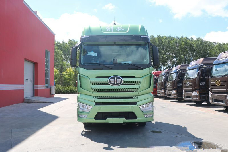 一汽解放 J7重卡 550馬力 6X4 國五 牽引車(富貴綠)(CA4250P77K25T1E5)