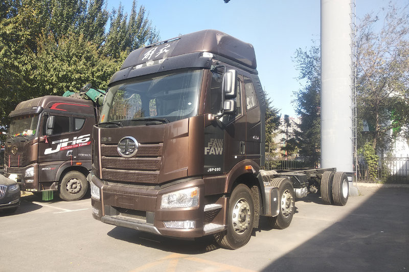 一汽解放 新J6P重卡 280馬力 6X2 7.7米 國五 倉柵式載貨車(CA5250CCYP66K1L6T3E5)